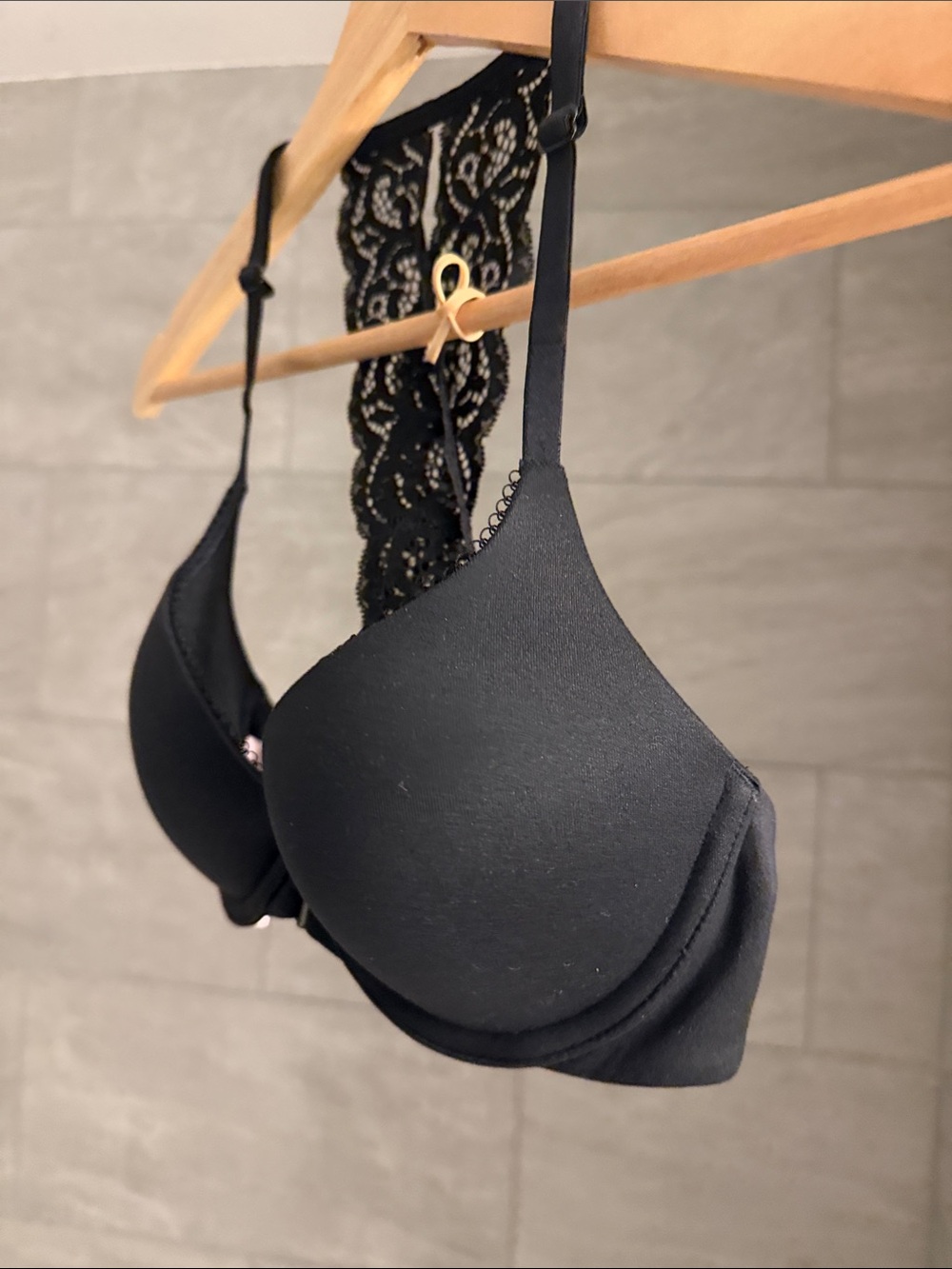 VICTORIA’S SECRET Women's Lace Racerback T-Shirt Bra - Black and Cream- Size 32B - Picture 11 of 12